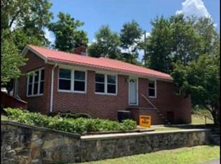 3194 Skeetrock Rd, Clintwood, VA 24228