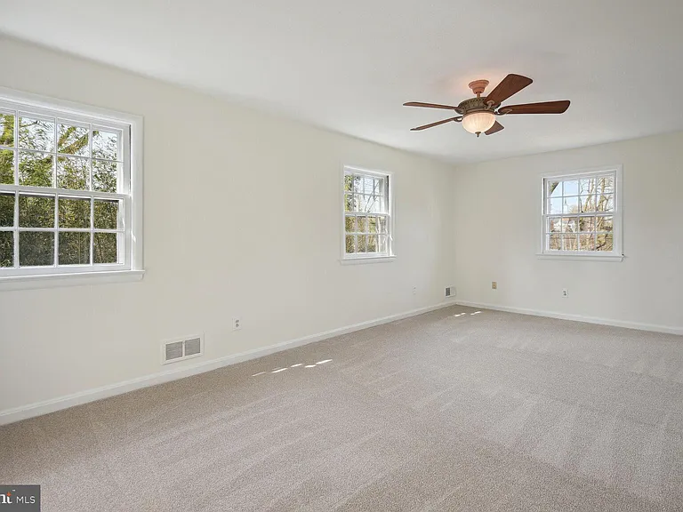 5801 Hillburne Way — Photo 18