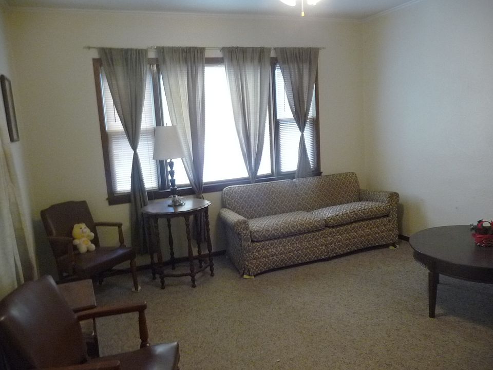 2nd Bedroom is across the hall.