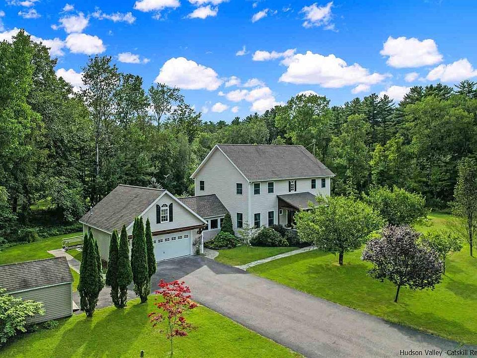 1st image of 305 Tanglewood Ct