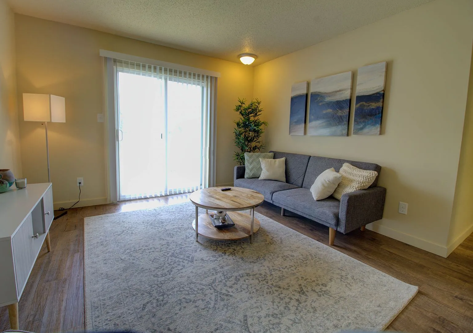 Stadium Apartments — Photo 4