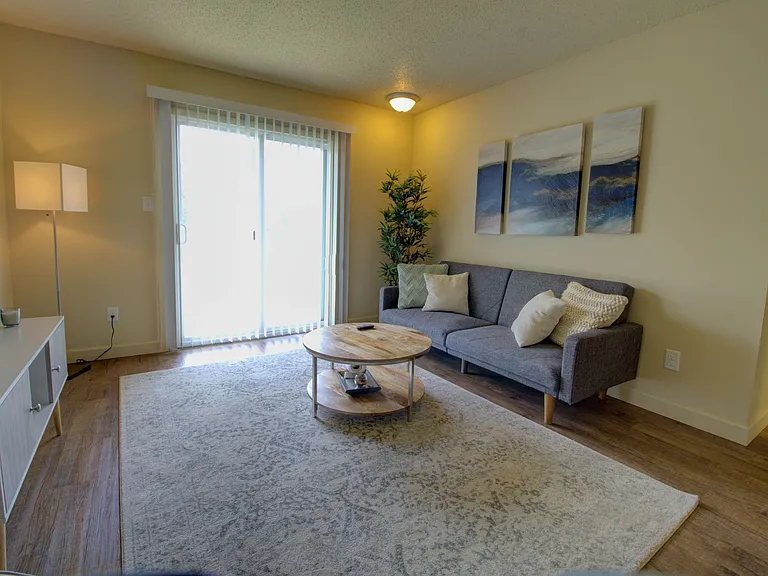 Stadium Apartments — Photo 2