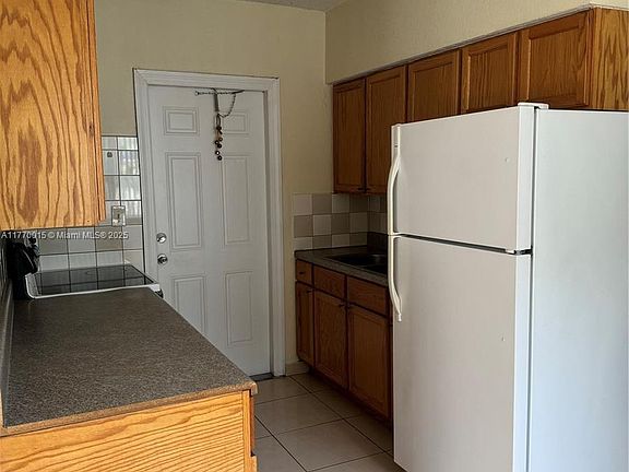 5th image of 531 NW 25th Ave