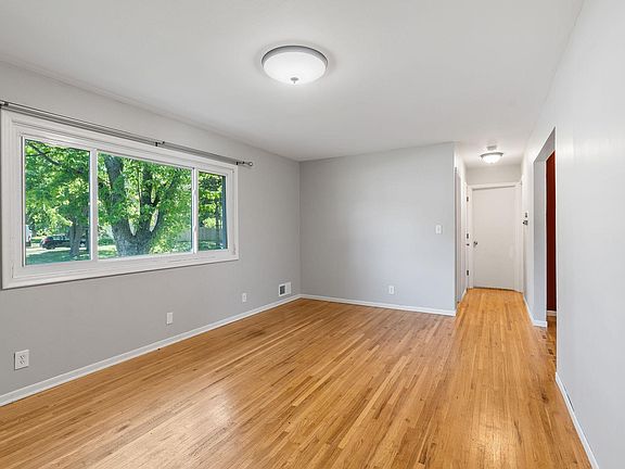 3rd image of 4346 Jasper Dr