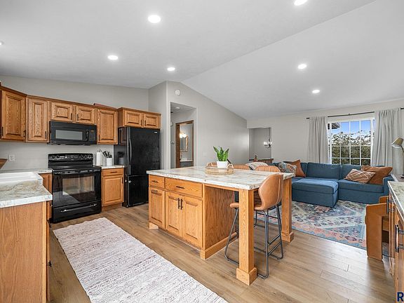 5th image of 504 Adam Ave Avenue