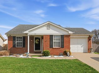 105 Charmac Rd, Versailles, KY 40383