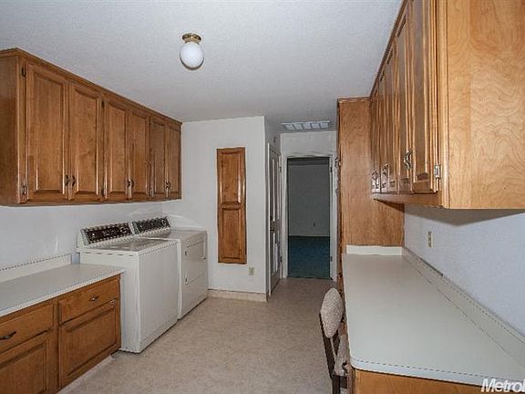 5th image of 9613 La Posada Dr