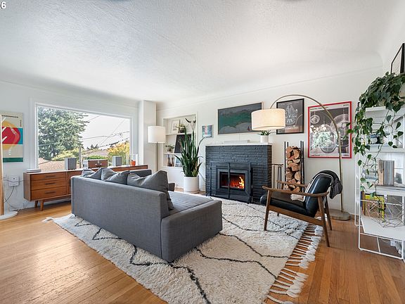 5th image of 461 SE 72nd Ave