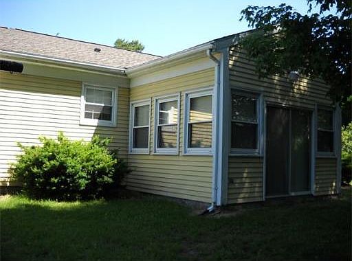 2nd image of 35 Hunt Seat Dr