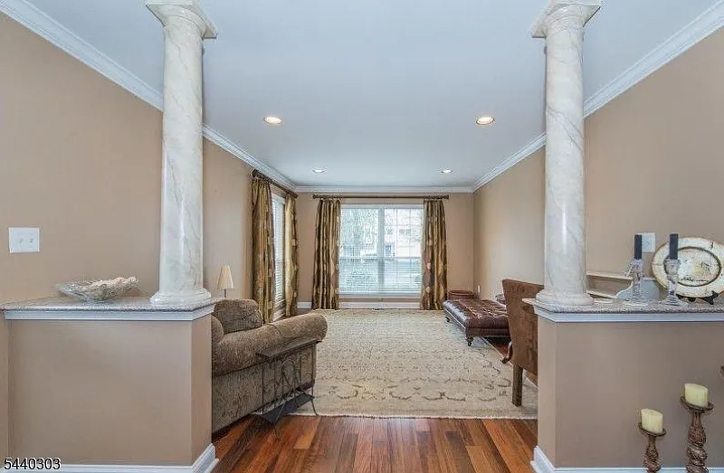 3 bed, 2.5 bath, $4,800 — Photo 4