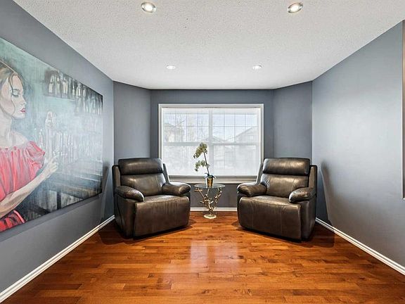 4th image of 27 N Everstone Way SW