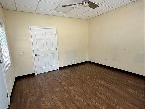 5th image of 904 Vine St