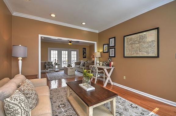 5th image of 459 Woodway Dr