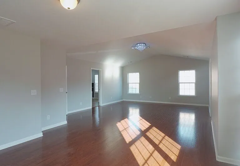 25 Litchfield Dr — Photo 28