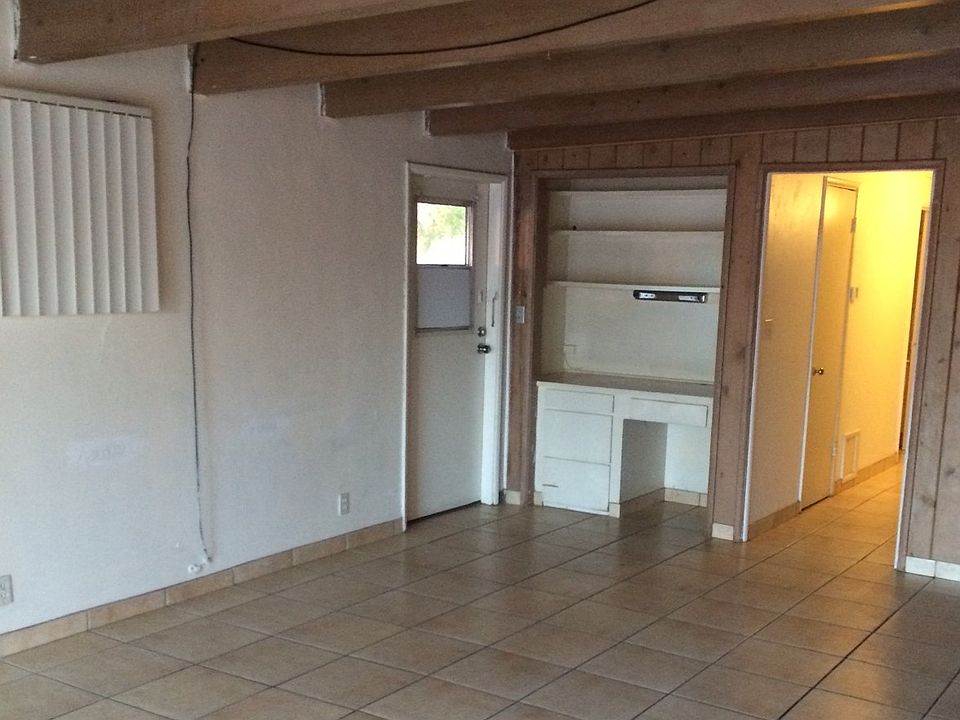 1st image of 3523 E 4th St