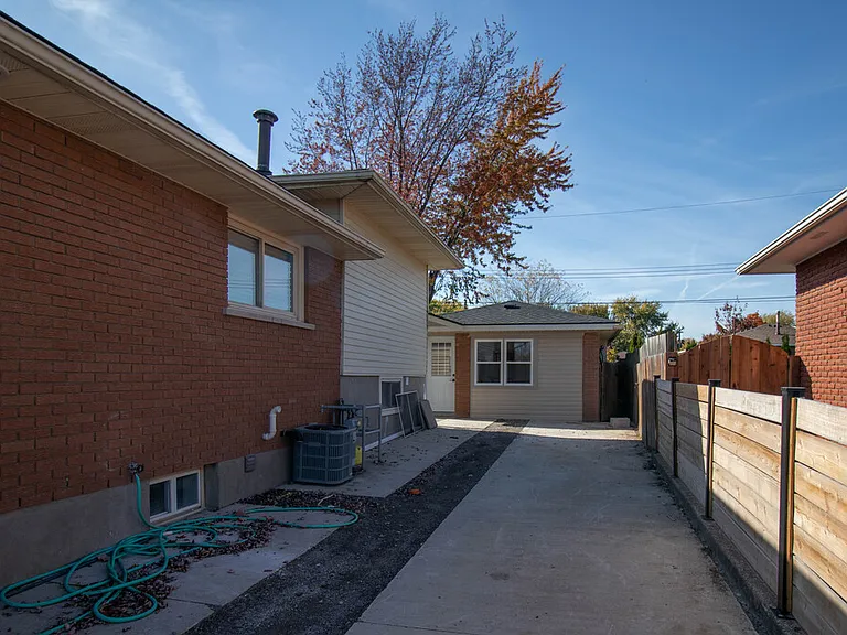 184 Bradley Ave #3 — Photo 11