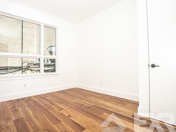 4th image of 374 Throop Ave APT 2R
