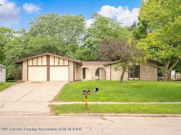 2716 Geert Ct, Lansing, MI 48910