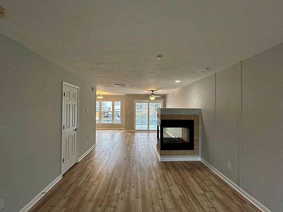 2nd image of 1420 W Ocean View Ave