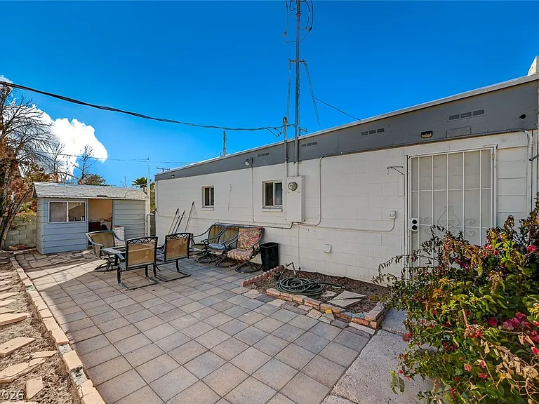 632 Avenue D — Photo 35