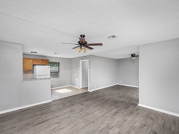 4th image of 816 NW 33rd St