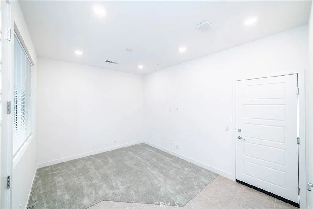 3 bed, 2.5 bath, 1772 sqft, $4,500 — Photo 2