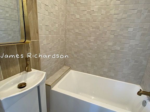 5th image of 358 Irving Ave #3G