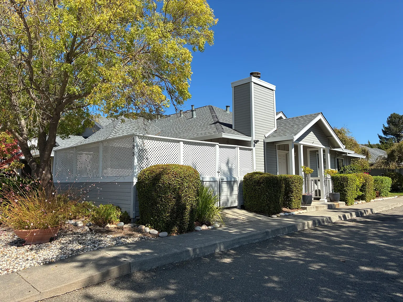 2 bed, $3,200 — Photo 2