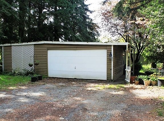 5th image of 5833A NE 115th Pl
