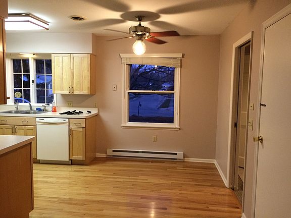 5th image of 423 Maxine Dr