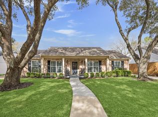 11854 Westmere Dr, Houston, TX 77077