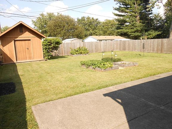 4th image of 4832 Downing Dr