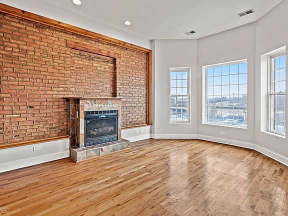 3rd image of 4633 S Calumet Ave APT 3S