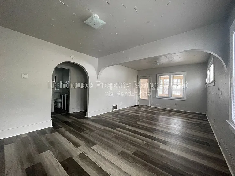 232 E Lincoln Ave — Photo 5