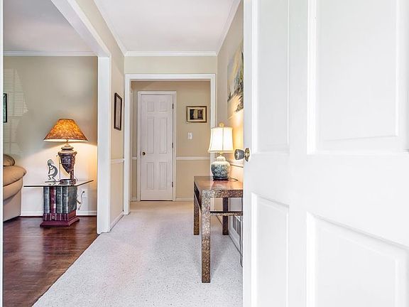 3rd image of 700 Foxcroft Cir SE