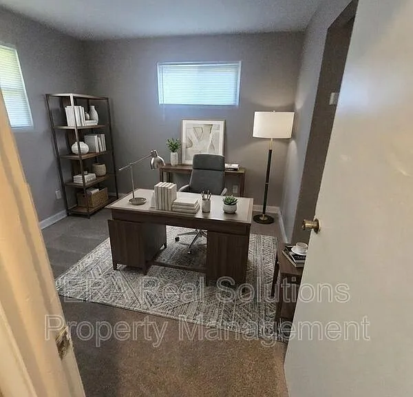 1290 Beechwood Rd — Photo 3