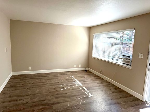 5th image of 454 San Benito Ave APT A