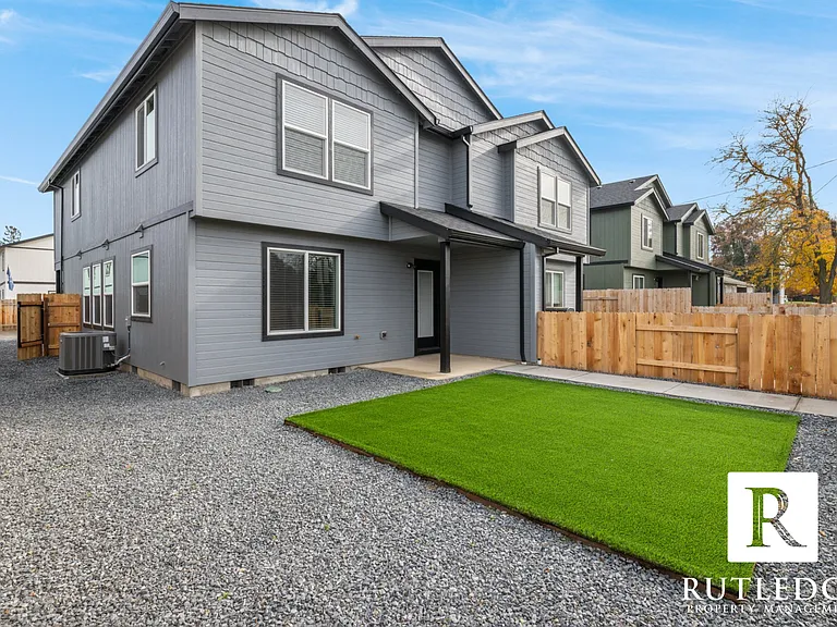 363 Lozier Ln — Photo 14