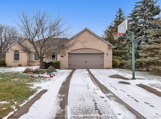 3811 Bald Mountain Rd, Lake Orion, MI 48360