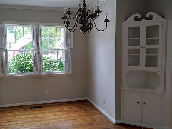 5th image of 107 Marlboro Ave