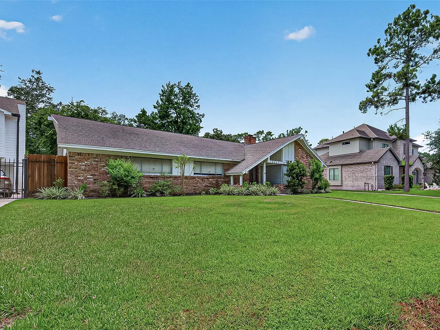 4 bed, 2.5 bath, 2800 sqft, $5,700 — Photo 3