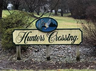 28 Mallard Ct, Three Bridges, NJ 08887