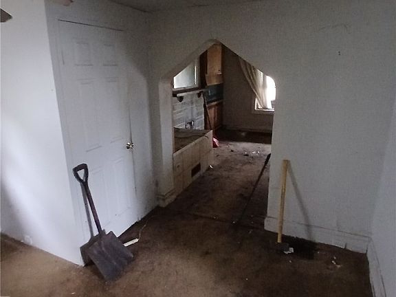 5th image of 1829 Woodward Ave