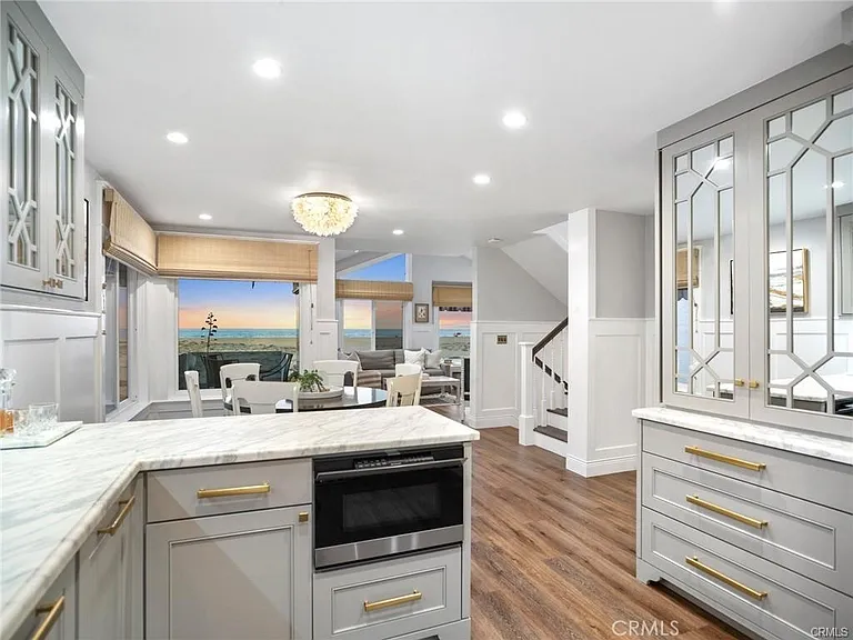 1119 E Balboa Blvd #A — Photo 11
