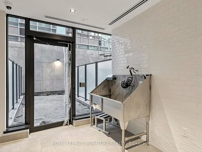284 King St E #2508 — Photo 19