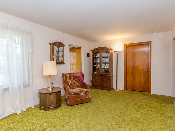 5th image of 9471 Schiller Blvd