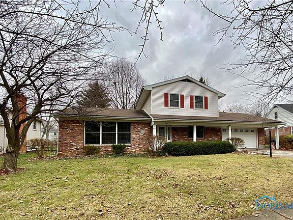 3rd image of 889 Bexley Dr