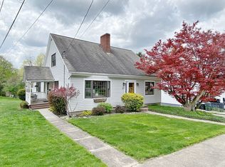 112 N Market St, Saint Clairsville, OH 43950