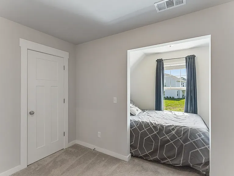 3041 Commonwealth Dr — Photo 35