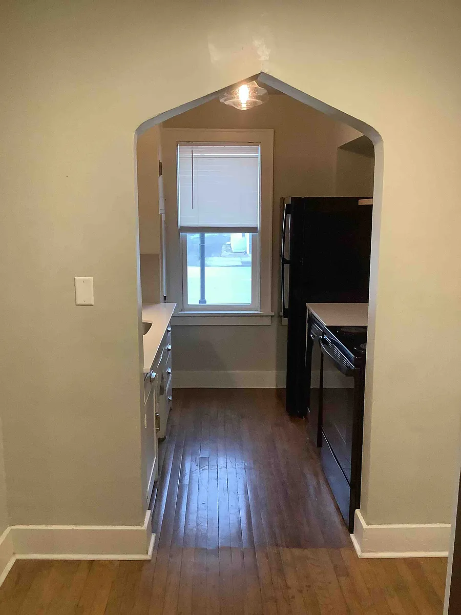 Building Photo - 414 6th St #6